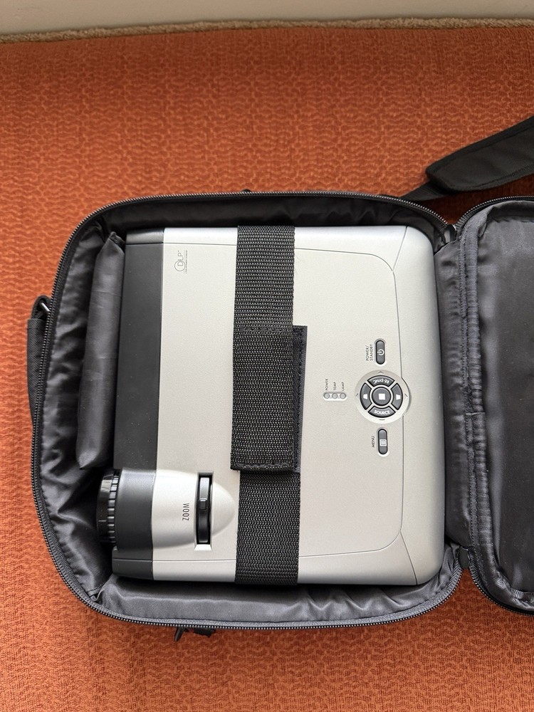 Optoma DX605 Multimedia Projector