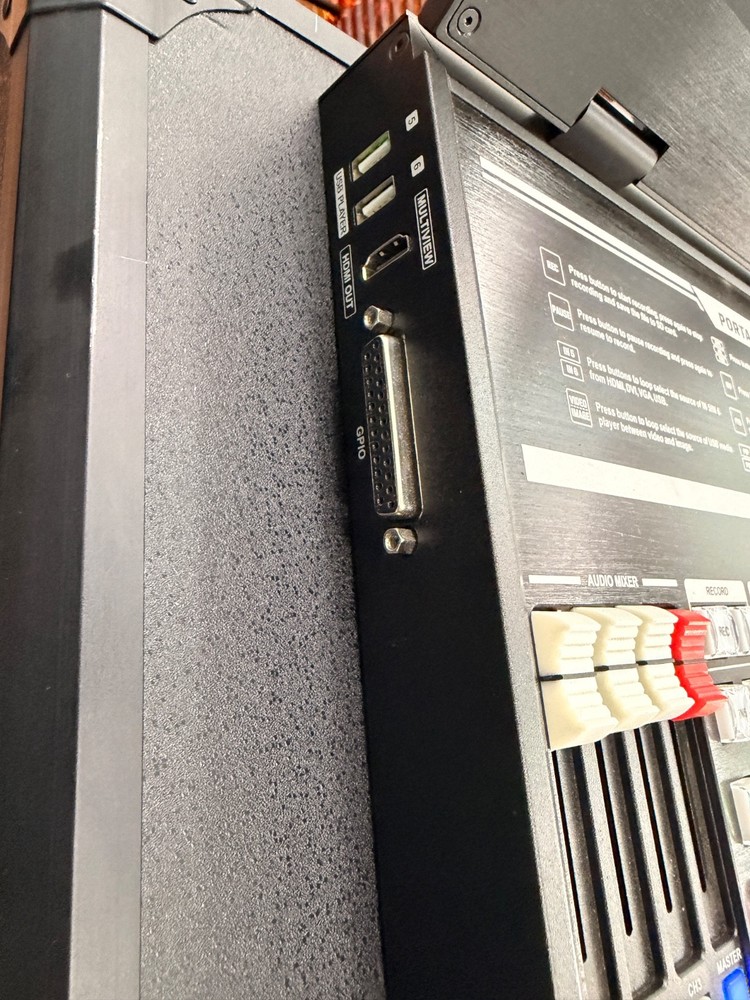 AVMatrix PVS0615 Portable Multi-Format Video Switcher 15.6" LCD (Broken Screen)