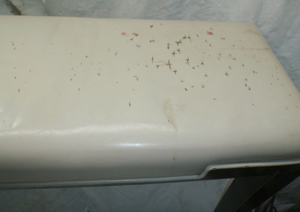 Mediocre Piano Bench