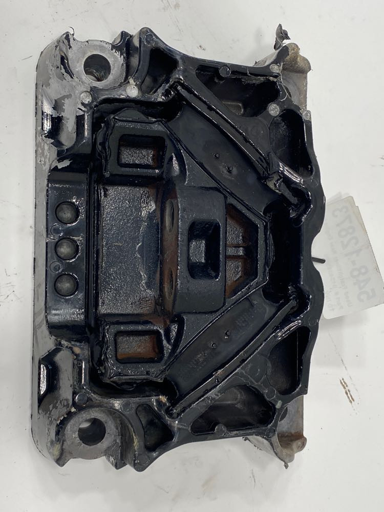 Freightliner Engine Mount 0134095000 (548-12873)