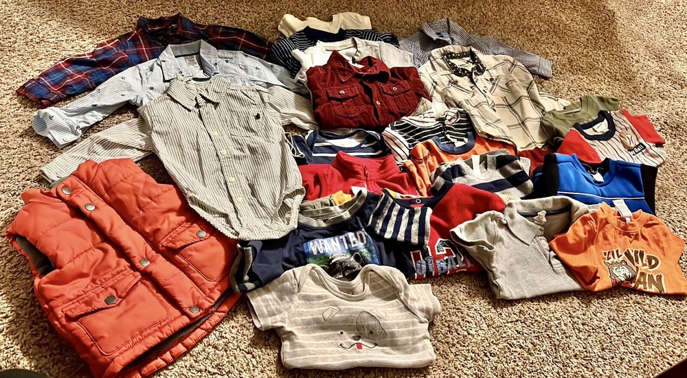 Lots 26 Pieces Clothes size 12 Months