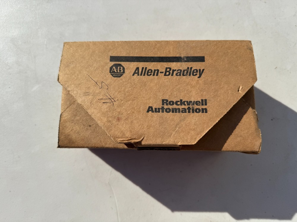 Allen Bradley 856T-B24P10C Pole Mount Base For Stack Light 24VAC/DC