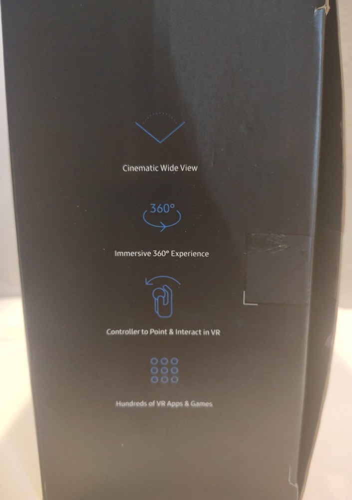 Samsung Gear VR with Controller Powered By Oculus