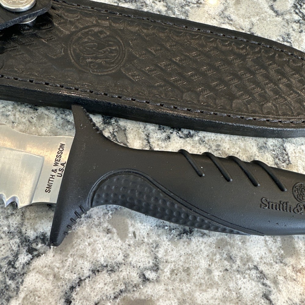 SMITH & WESSON FIRST PRODUCTION FIXED BLADE KNIFE 1994 Leather Sheath Black