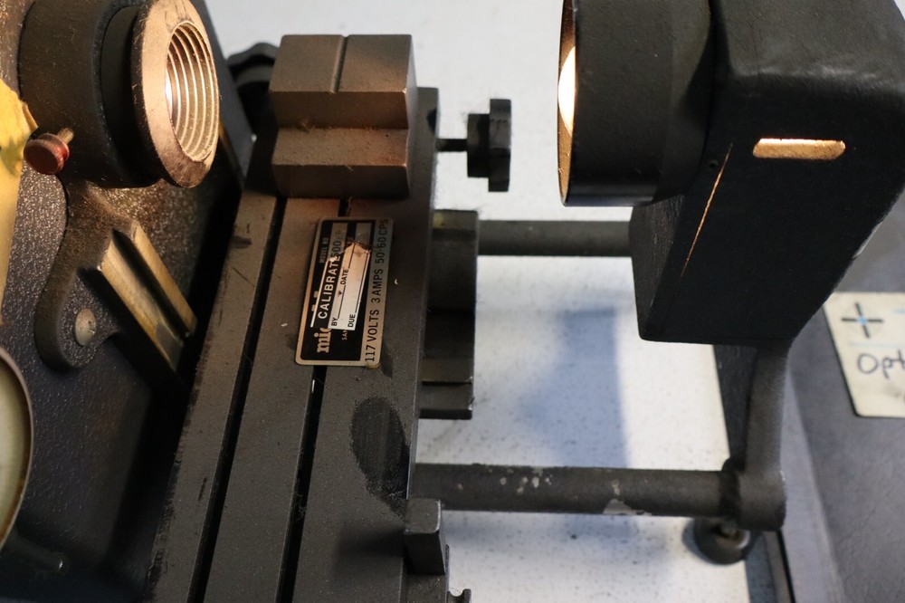 Micro Vu 500HP Bench Top Optical Comparator