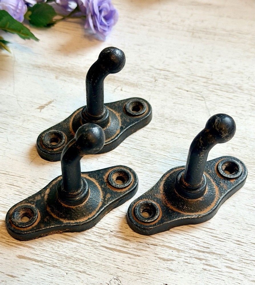 4 Antique Black Brown Cast Iron Rusted Wall-Mounted Hook with Rustic Finish