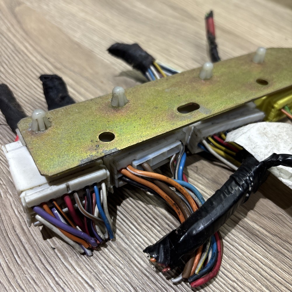 Fiat Coupe Connector Rail Yellow Connector