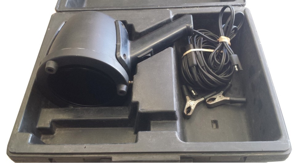 Ultraviolet Lamp (#000100) Engine Leak Detection