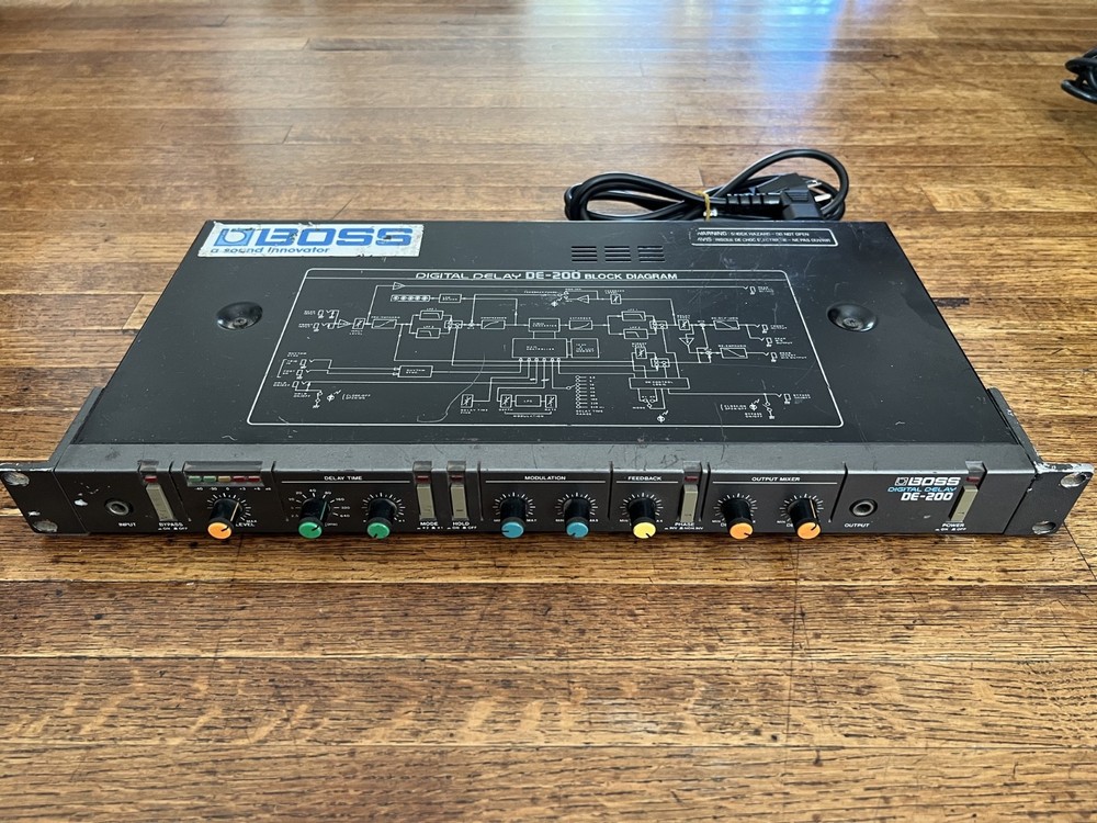 Boss DE-200 Digital Delay Vintage Rackmount Effects Unit