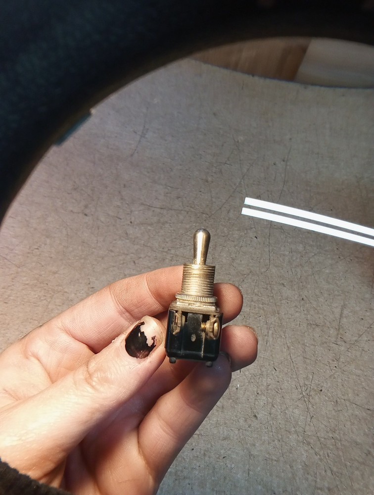 Eaton 8832 Toggle Switch