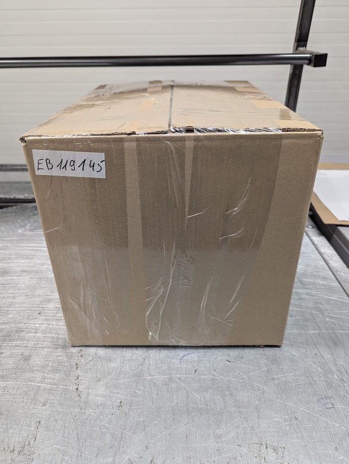 Eumig Wien Type P8 Projector - Tested Power On/Of