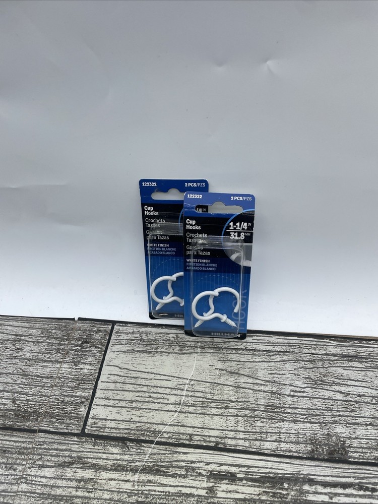 1-1/4" White Cup Hooks 2Pk {II}