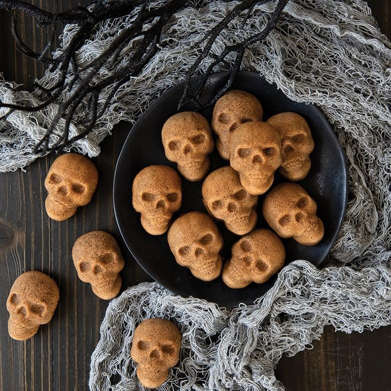 Skull Bite Cakelet, 2.5 Cups, Bronze