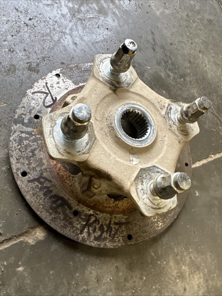 arctic cat 550 Front Right Hub 2014