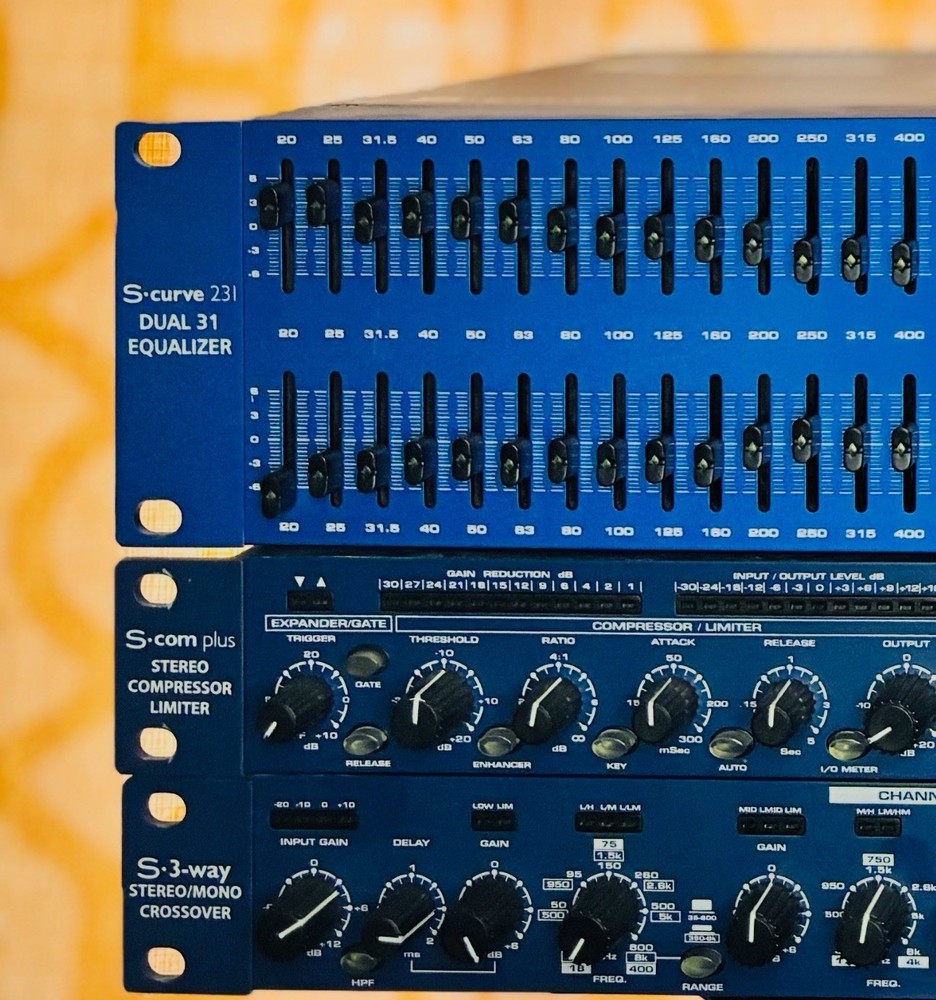 SAMSON curve 231 equalizer Dual 31 band, Compresor/Limiter, S-3WayCrossover.