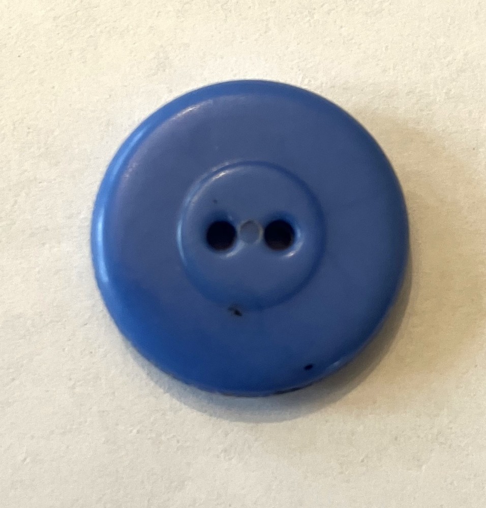 Nice Colt # 91 Blue 7/8" Flower Fan Plastic Button