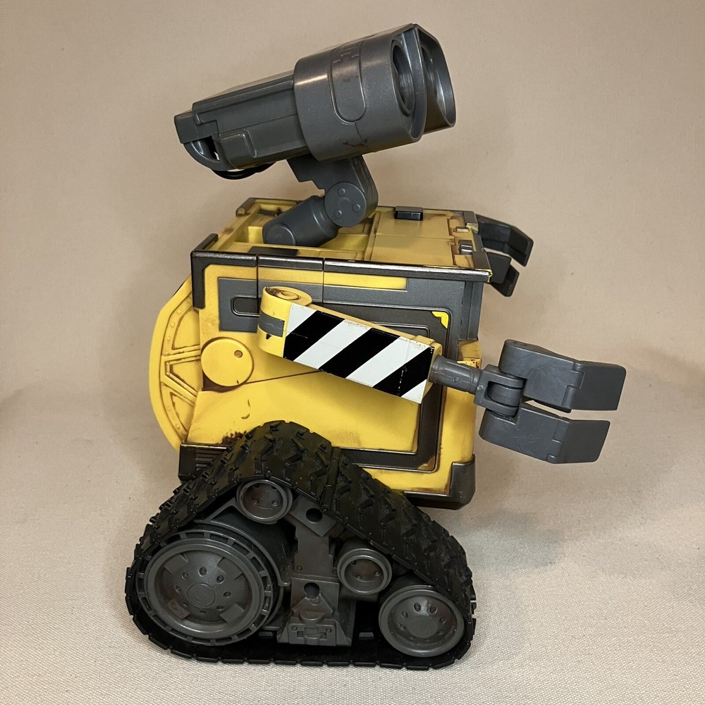 2008 Thinkway Toys Disney Pixar WALL-E interactive robot-no remote - Works