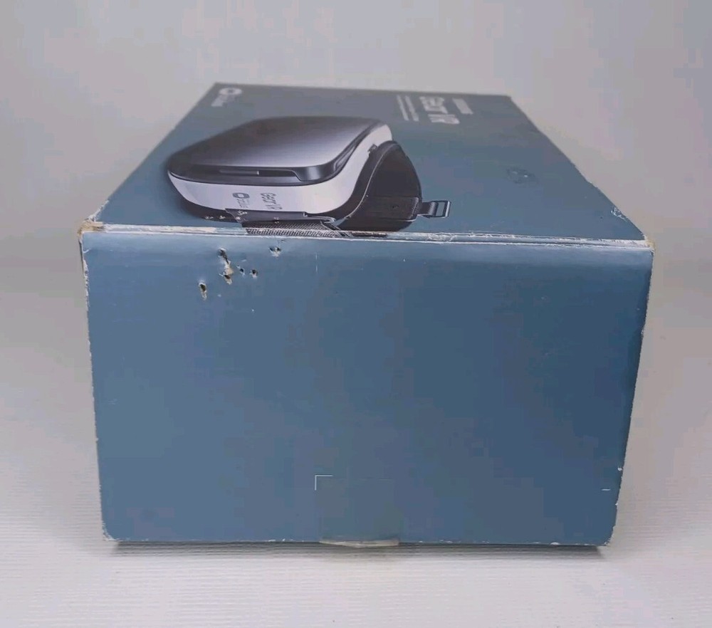 Samsung Gear Smartphone VR Headset Powered By Oculus