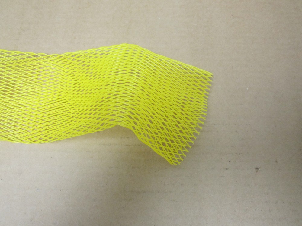 FLEXIBLE POLYETHYLENE PLASTIC PROTECTIVE NETTING FOR 4" - 6" OBJECTS