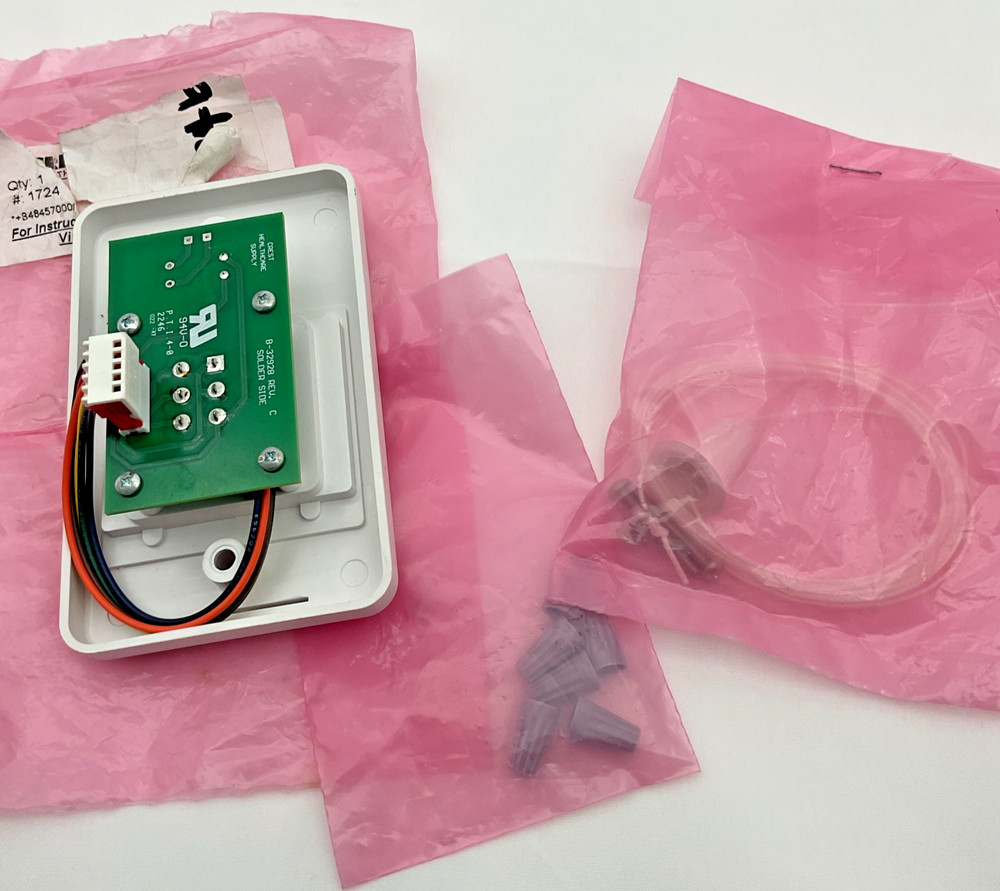 Crest Deluxe Pullcord Station Model 5700CC with Pre-Packaged with a Pullcord NEW