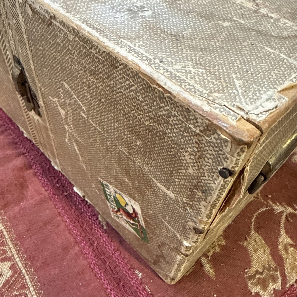 Vintage Photography Slide Projector. Works