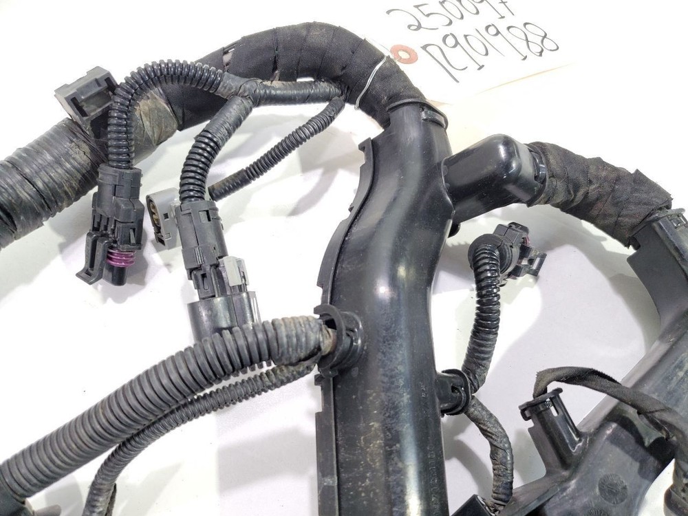 2011 Hyundai Genesis OEM 3.8L Automatic Engine Harness One Broken Wire