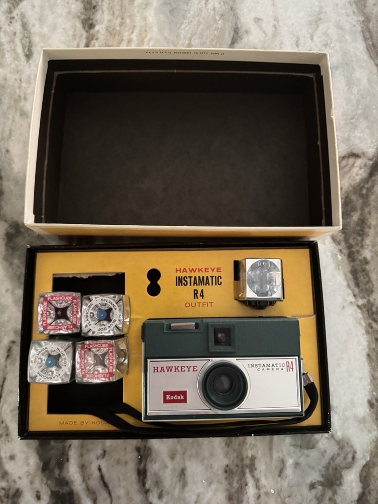 Kodak Hawkeye Instamatic R4 Camera Flash Model w/Original Box - UNTESTED