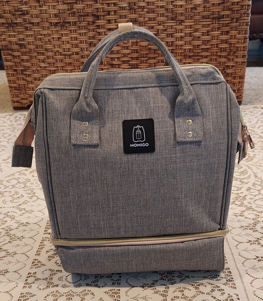 Momigo Breast Pump Backpack Bag Double layer Insulation USB Charging Grey Great!