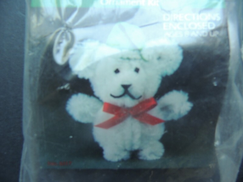 Trimlets Chenille Polar Bear Ornament Kit