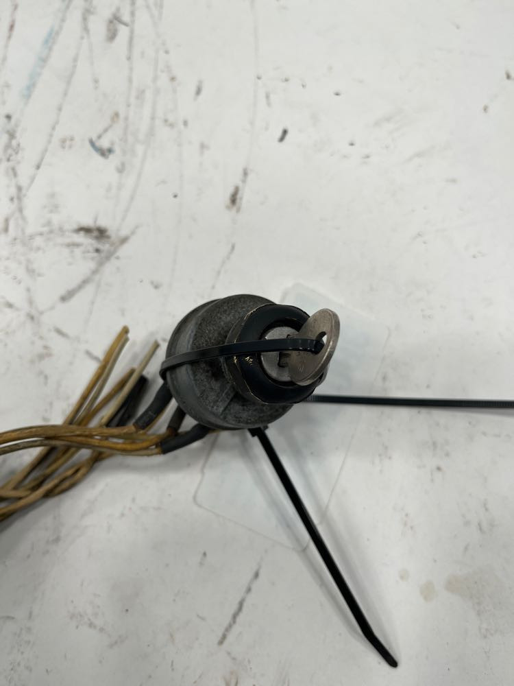2003 Peterbilt 379 Ignition Part (566-10088)