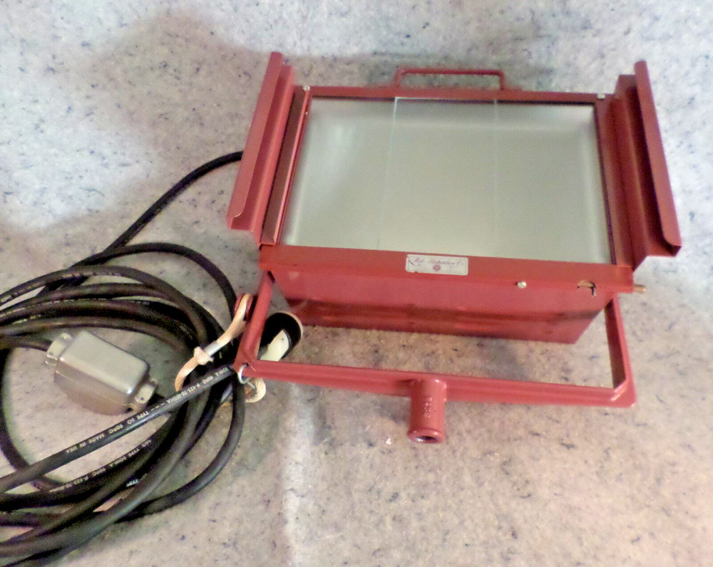 Mole-Richardson 1000 Watt Molequartz Broad Light (120 AC) (READ Listing)