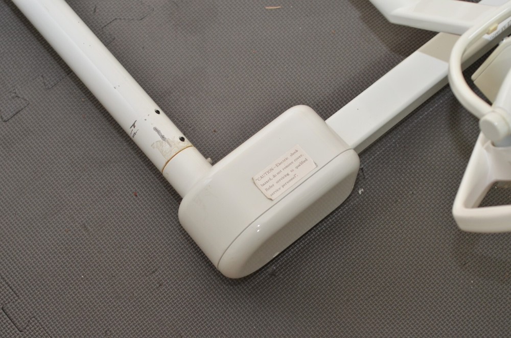 Healthco Celebrity Dental Light Ceiling Mount