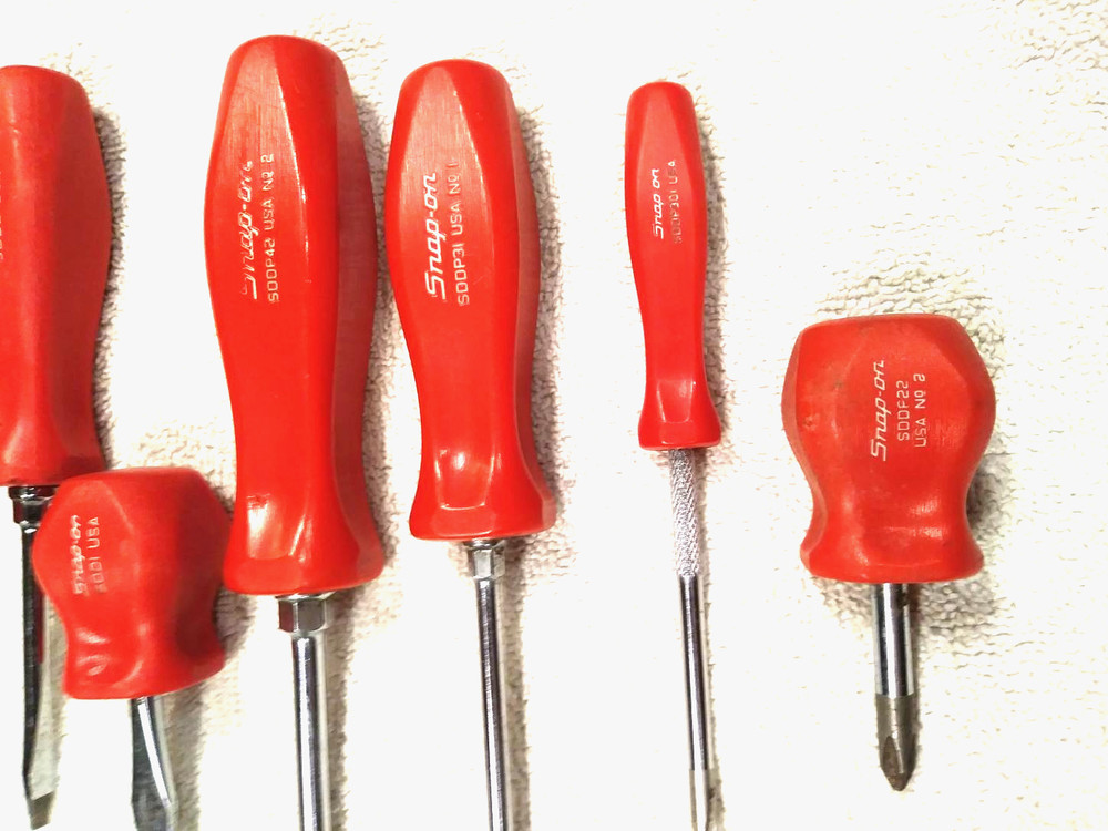 SNAP-ON HARD RED HANDLE COMBINATION 8 PC. SCREWDRIVER SET EXCELLENT CONDITION