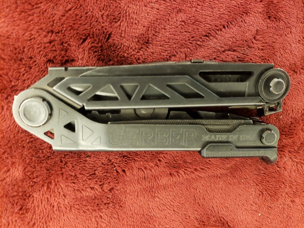 🔪🔪 Gerber Center-Drive Multi-Tool