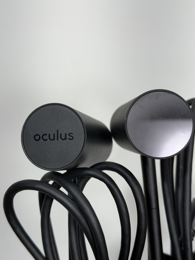 Pair 2 Genuine Oculus Rift Virtual Reality CV1 Sensor 3P-A, Black