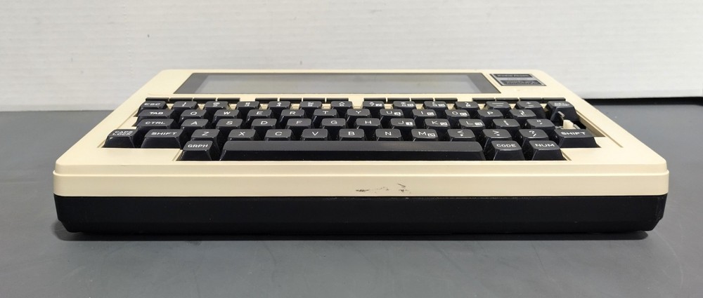 RadioShack TRS-80 Model 100 Battery-Powered Portable Computer - Untested