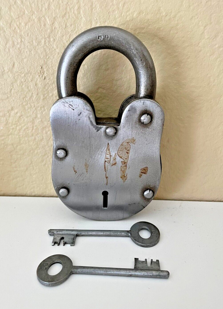 Padlock Cast Iron w/Chrome Rustic Finish Extra Large w/2 Keys Really Works