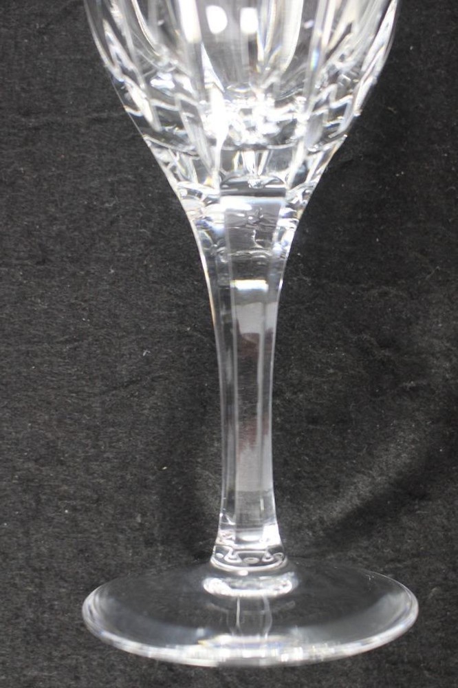 Atlantis Castelo Cut Crystal Wine Glass
