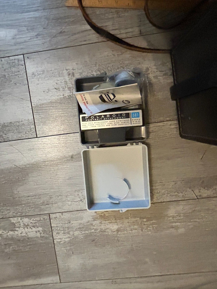 Polaroid Automatic 100 Camera Outfit