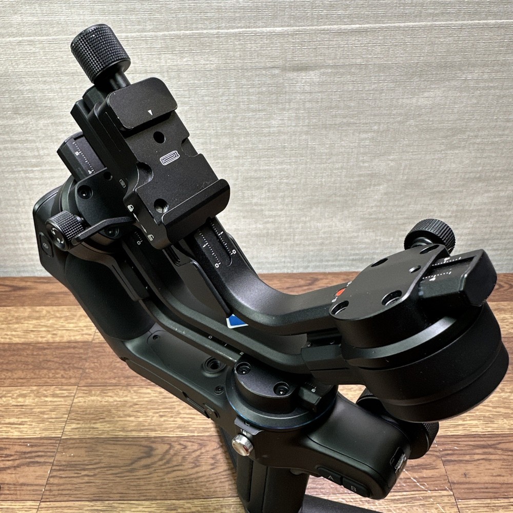 FeiyuTech SCORP-C Handheld Gimbal for Mirrorless Camera