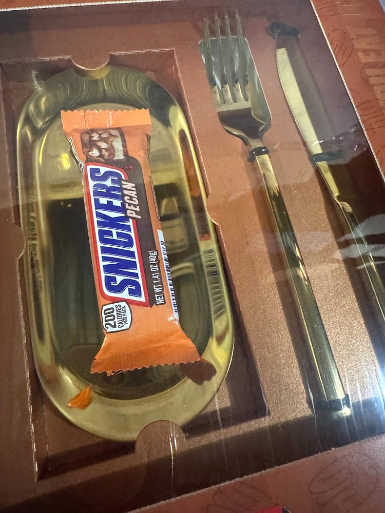 SNICKERS Pecan Flatware-Worthy Set NEW. IN HAND