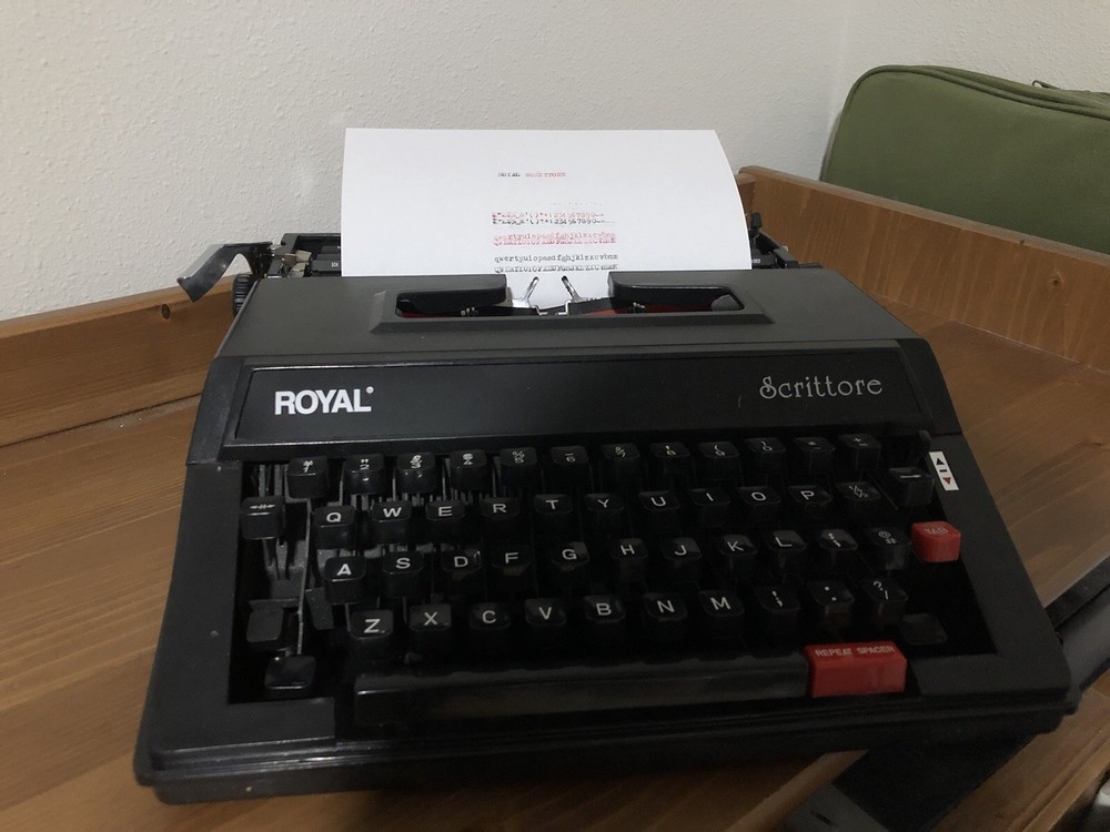 Royal Scrittore 100th Anniversary Fully Functioning Typewriter With Box