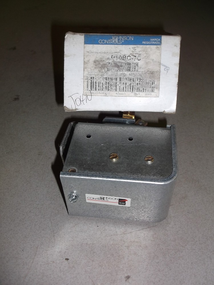 NEW Johnson Controls 810BC-7C Pneumatic Pressure Switch *FREE SHIPPING*