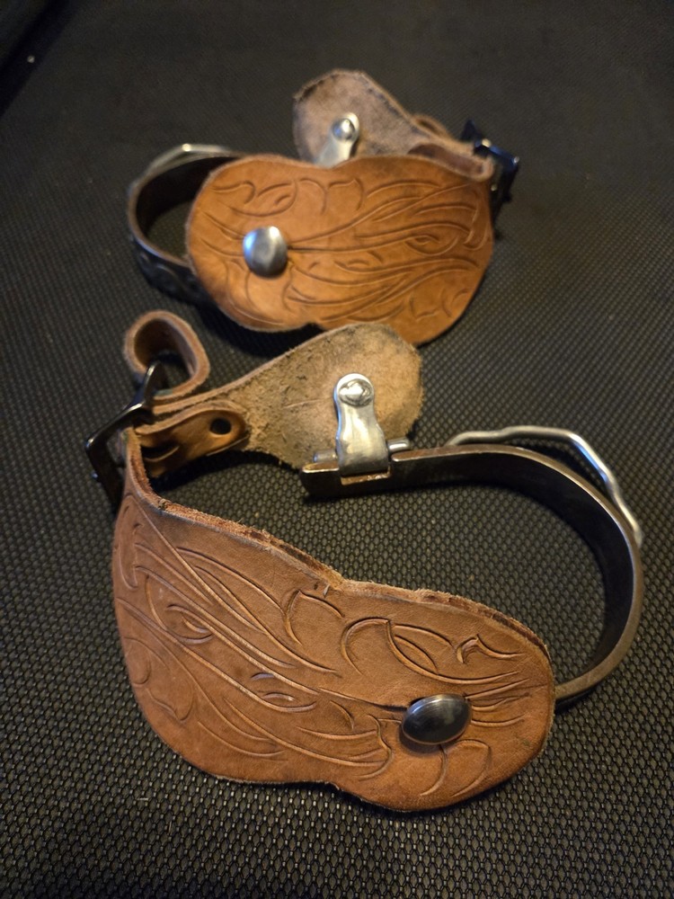 classic equine leather spur straps used