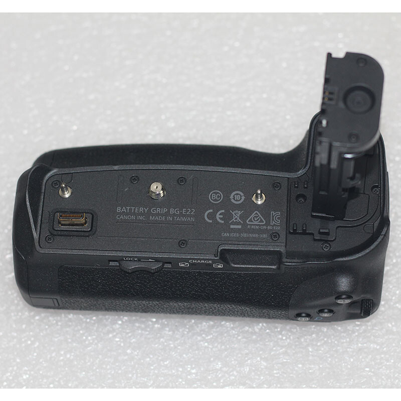 Battery grip BG-E22 for Canon EOS R camera