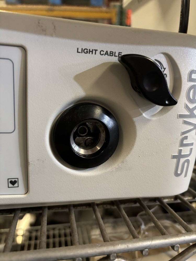 Stryker X7000 Light source