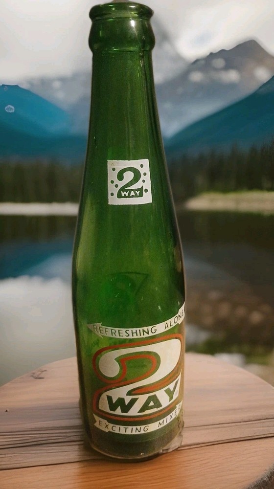 2 - WAY SODA BOTTLE 10 OZ GREEN