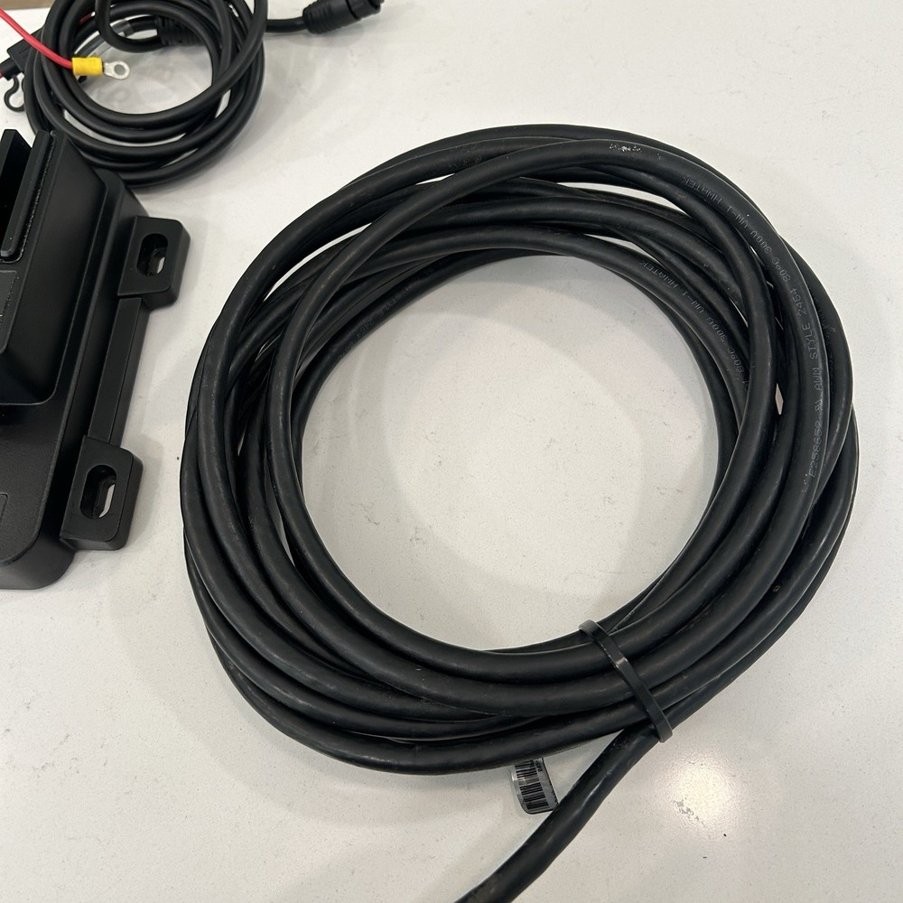 Lowrance Active Target 1 Sonar System Black Box And Transducer