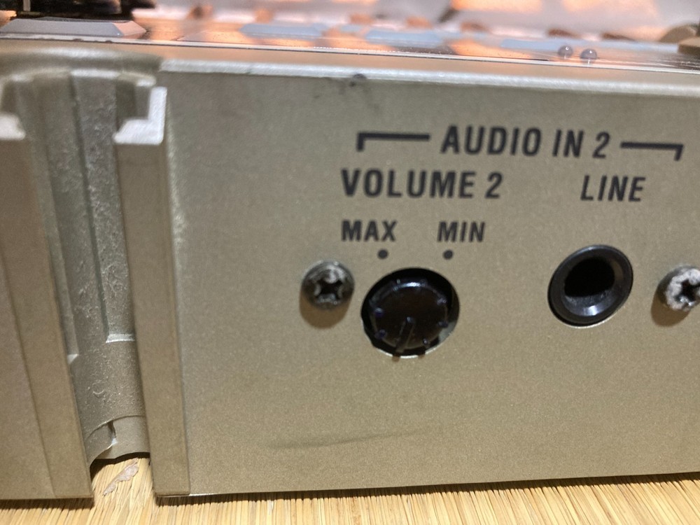 Korg MicroKorg Synthesizer Vocoder Analog Modeling 37-Key Keyboard