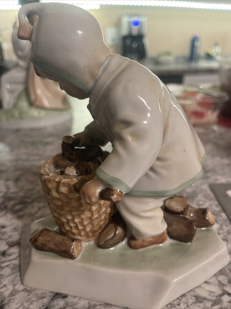 hungarian porcelain figurine